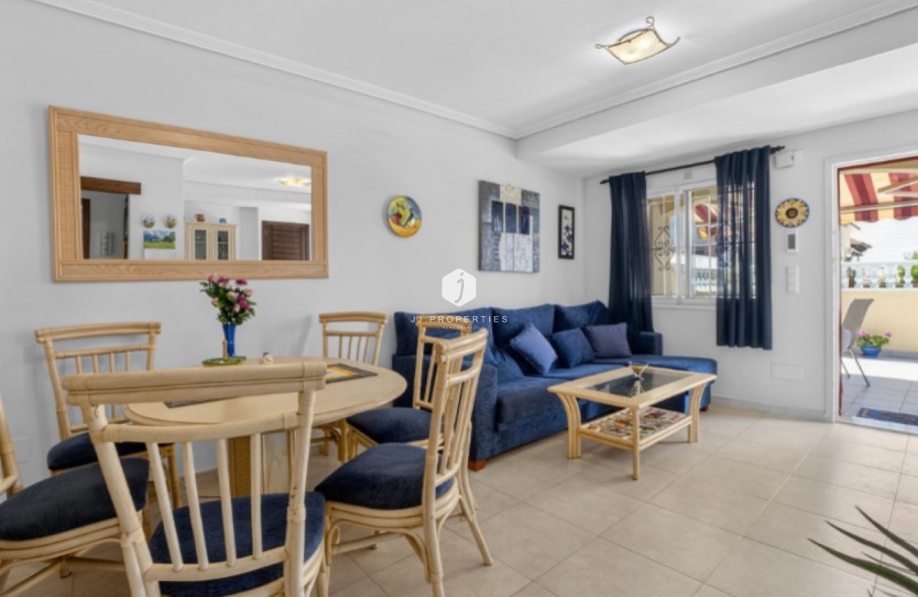 Z drugiej ręki - Szalet -
Torrevieja - Costa Blanca
