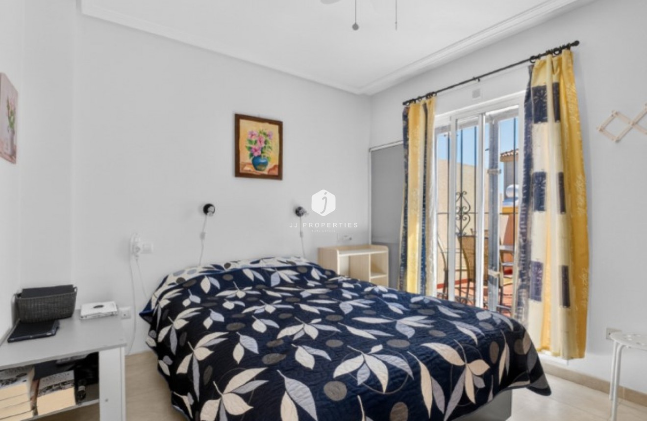 Z drugiej ręki - Szalet -
Torrevieja - Costa Blanca