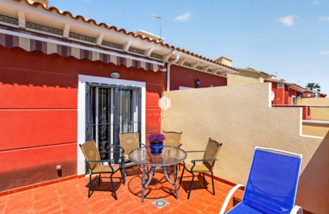 Z drugiej ręki - Szalet -
Torrevieja - Costa Blanca