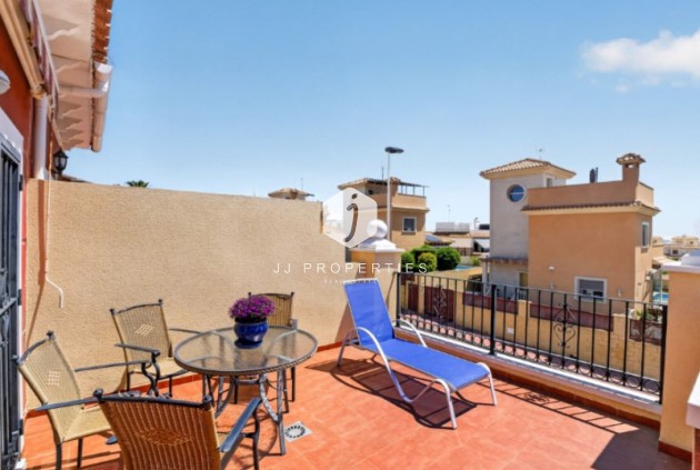 Z drugiej ręki - Szalet -
Torrevieja - Costa Blanca