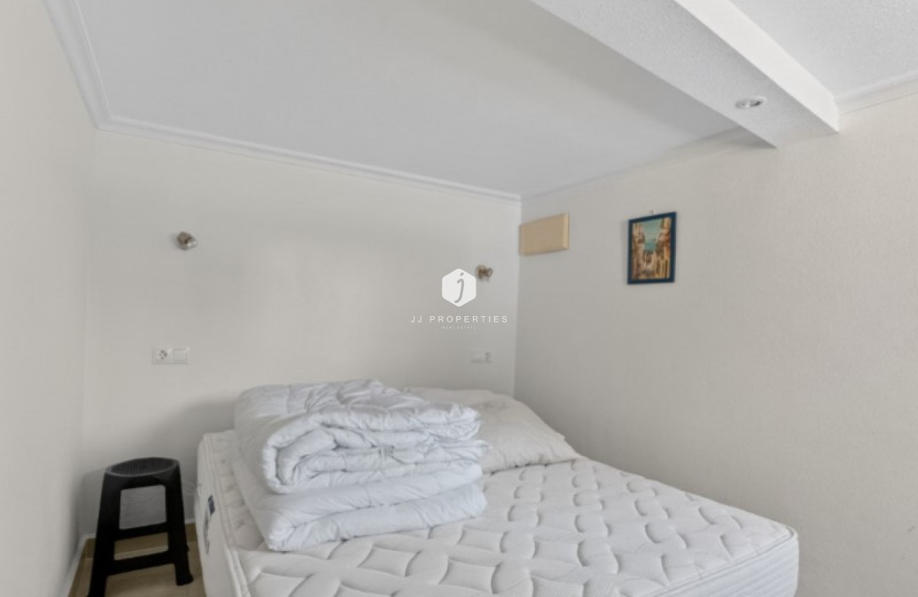 Z drugiej ręki - Szalet -
Torrevieja - Costa Blanca