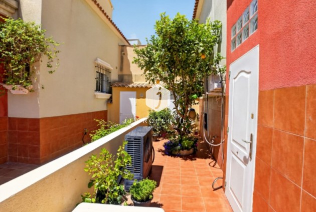 Z drugiej ręki - Szalet -
Torrevieja - Costa Blanca
