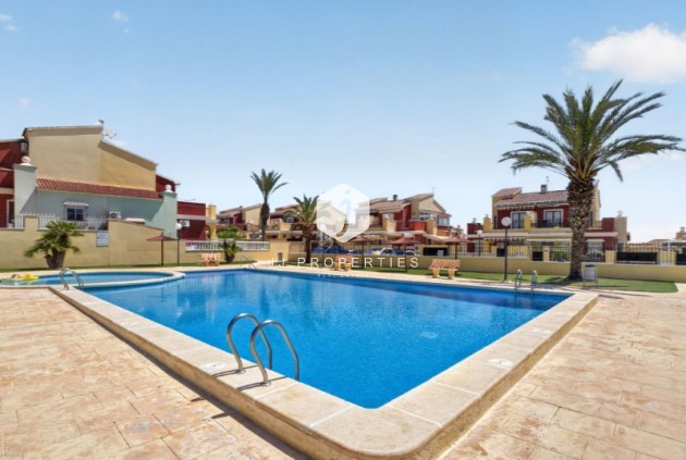 Z drugiej ręki - Szalet -
Torrevieja - Costa Blanca