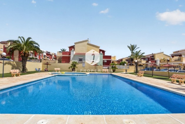 Z drugiej ręki - Szalet -
Torrevieja - Costa Blanca