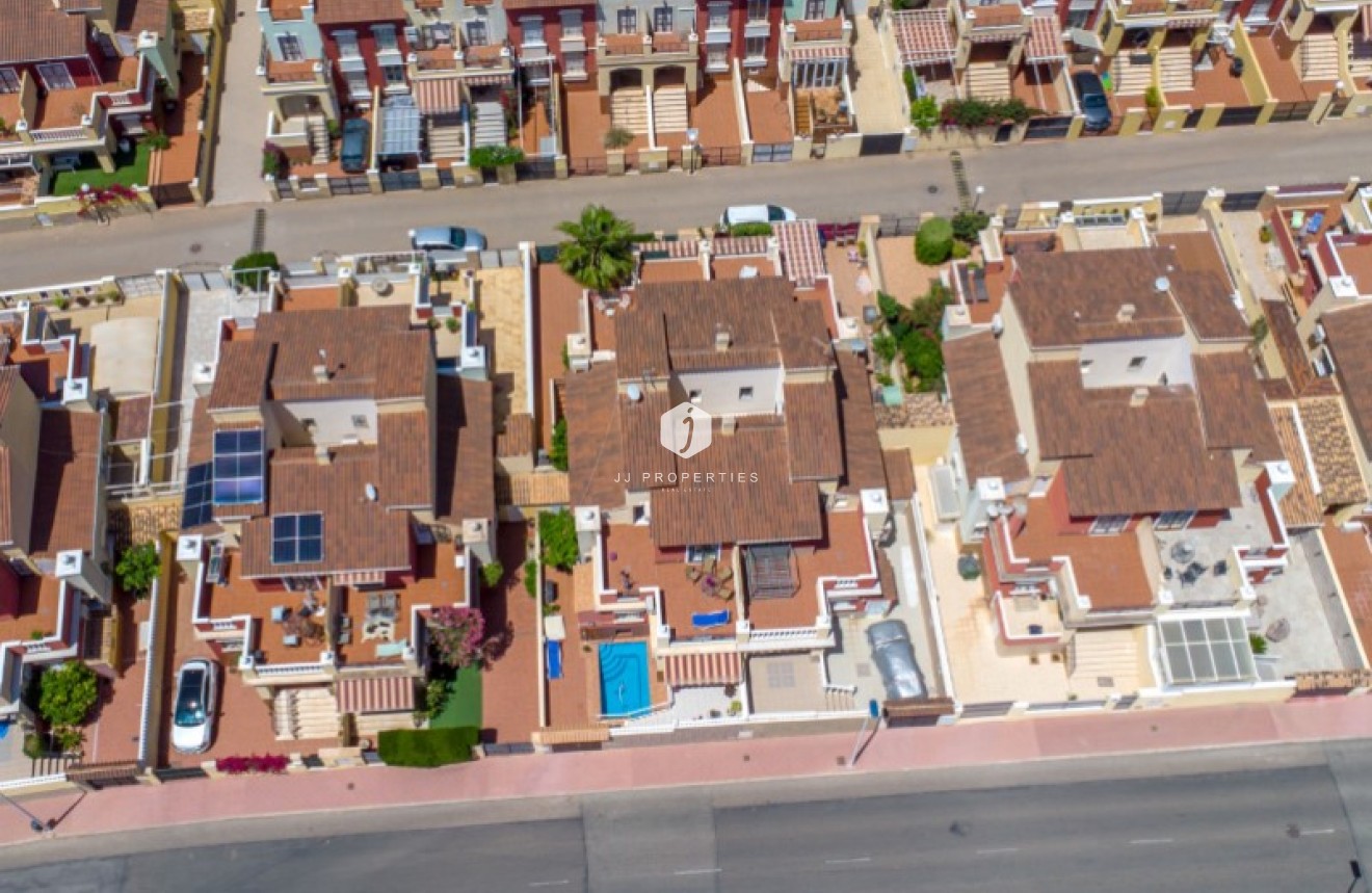 Z drugiej ręki - Szalet -
Torrevieja - Costa Blanca