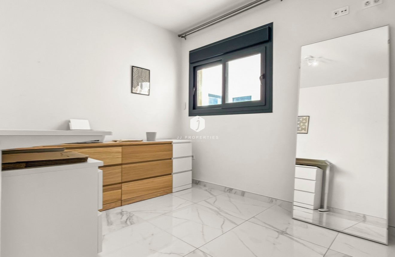 Resale - Apartment / flat -
Orihuela Costa - Costa Blanca