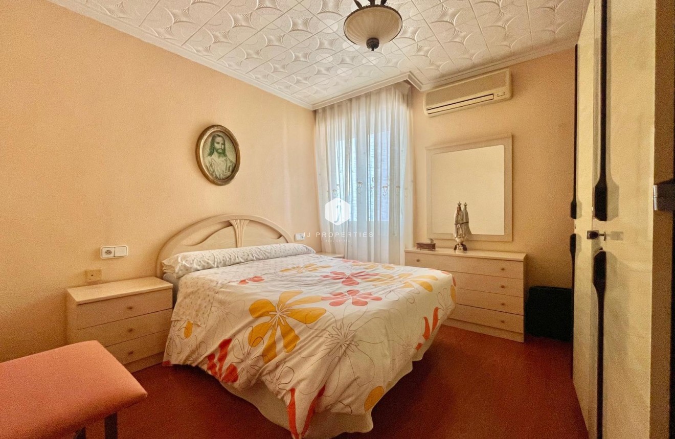 Z drugiej ręki - Mieszkanie w bloku -
Torrevieja - Centro