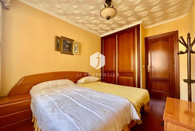 Z drugiej ręki - Mieszkanie w bloku -
Torrevieja - Centro