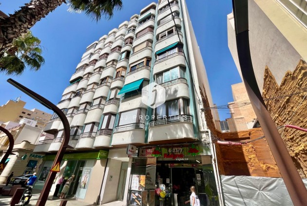 Z drugiej ręki - Mieszkanie w bloku -
Torrevieja - Centro