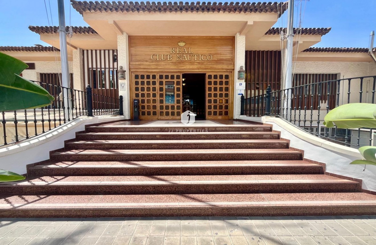 Z drugiej ręki - Mieszkanie w bloku -
Torrevieja - Centro