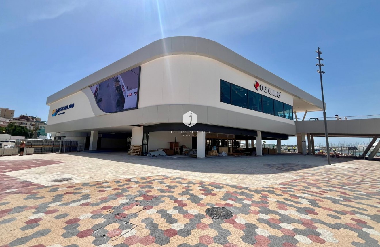 Z drugiej ręki - Mieszkanie w bloku -
Torrevieja - Centro