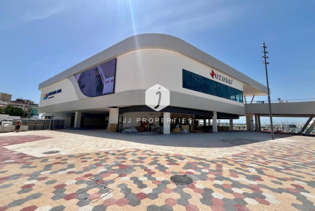 Z drugiej ręki - Mieszkanie w bloku -
Torrevieja - Centro