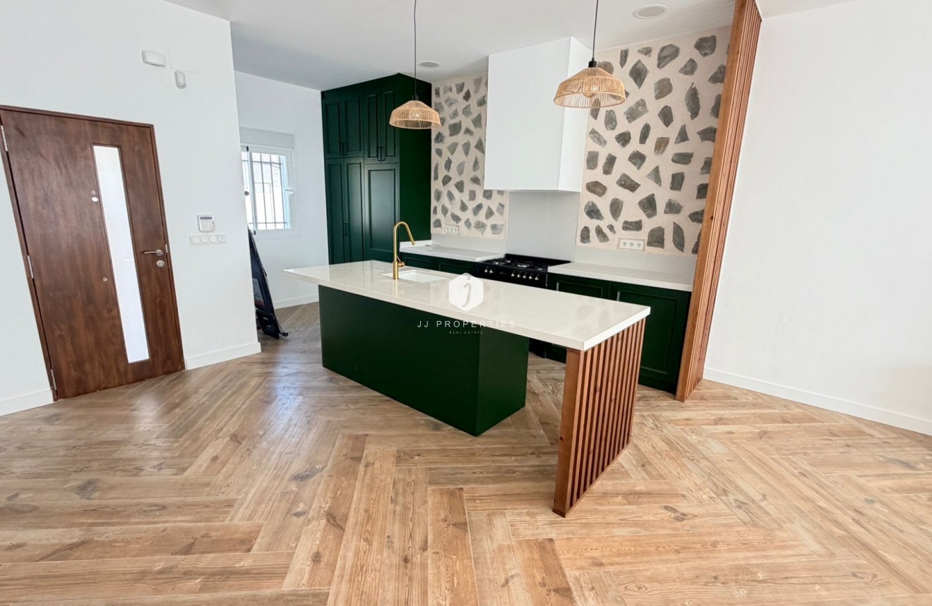 Resale - Chalet -
Catral - Costa Blanca