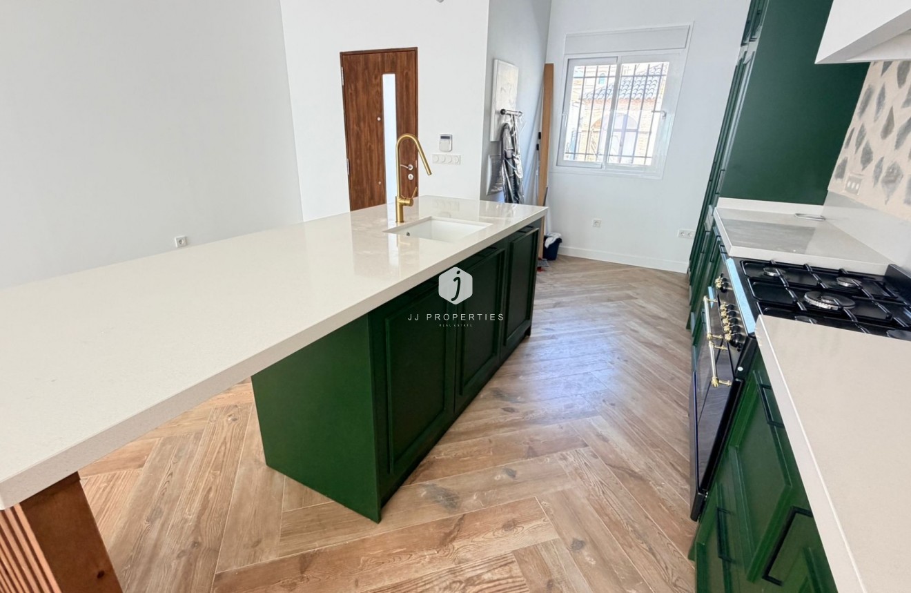 Resale - Chalet -
Catral - Costa Blanca