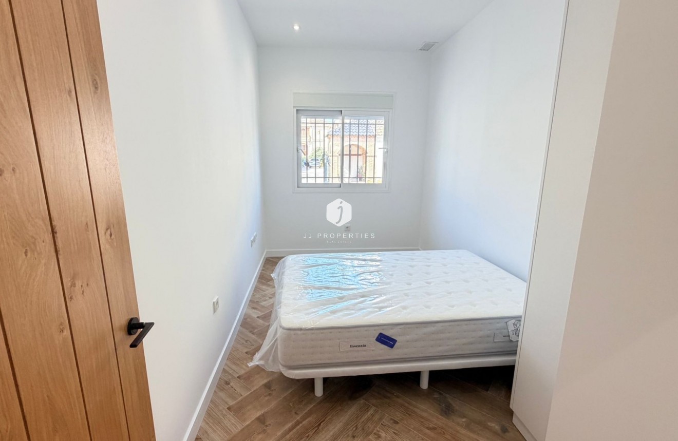 Resale - Chalet -
Catral - Costa Blanca