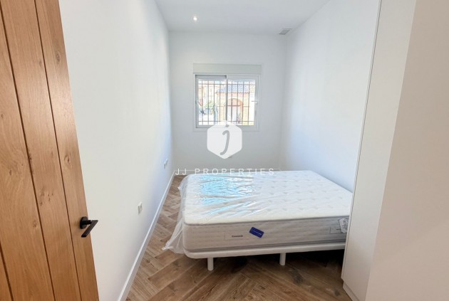Resale - Chalet -
Catral - Costa Blanca