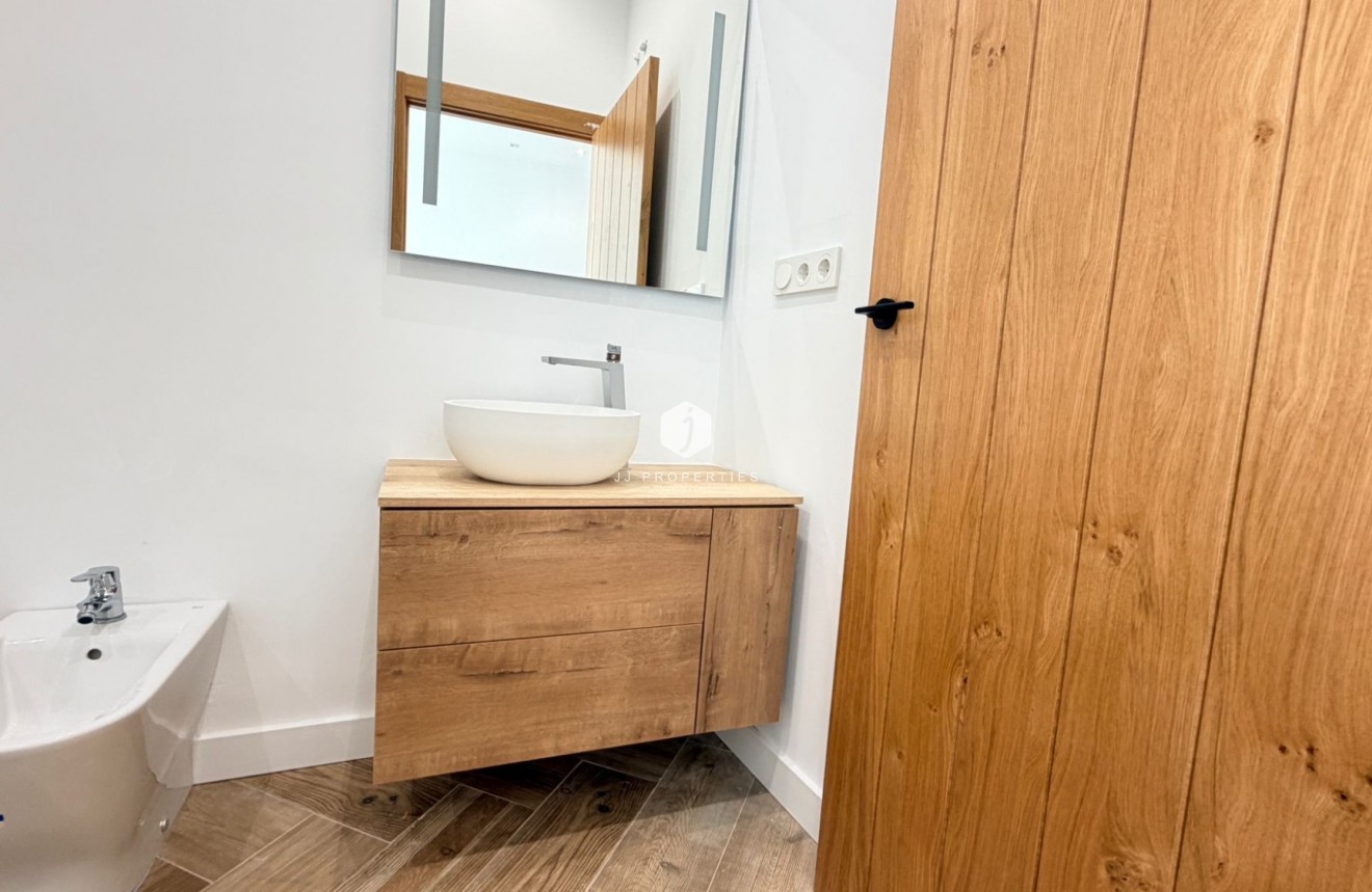 Resale - Chalet -
Catral - Costa Blanca