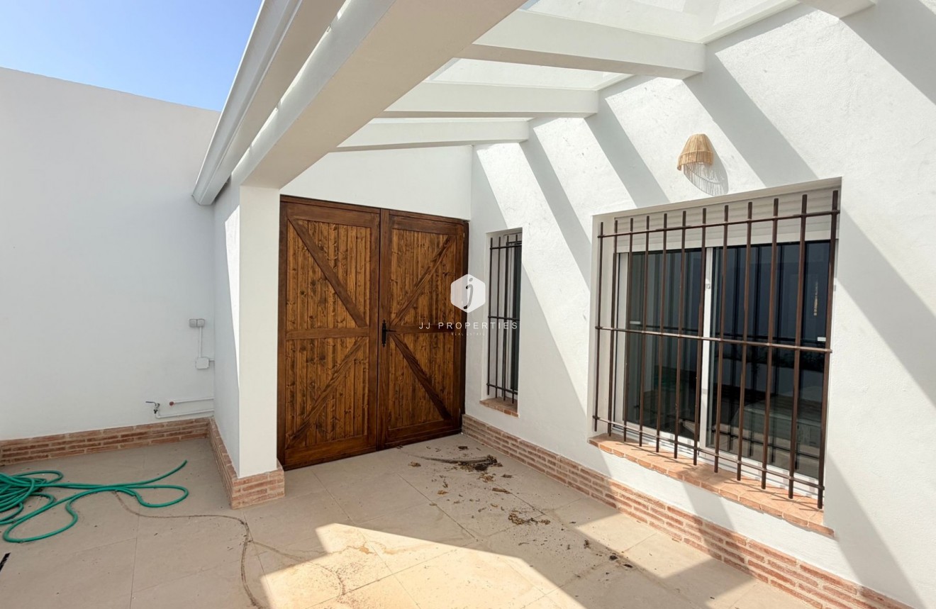 Resale - Chalet -
Catral - Costa Blanca