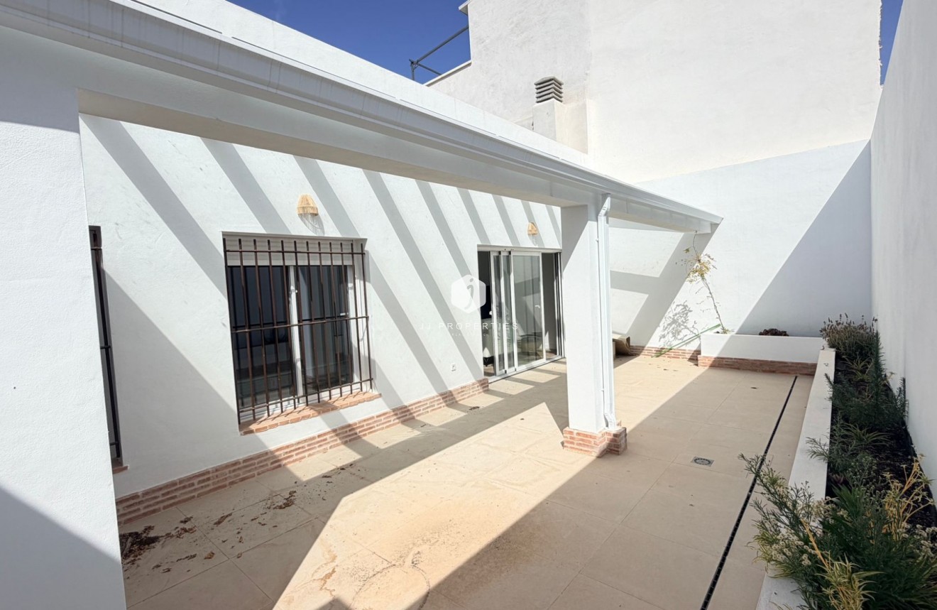 Resale - Chalet -
Catral - Costa Blanca