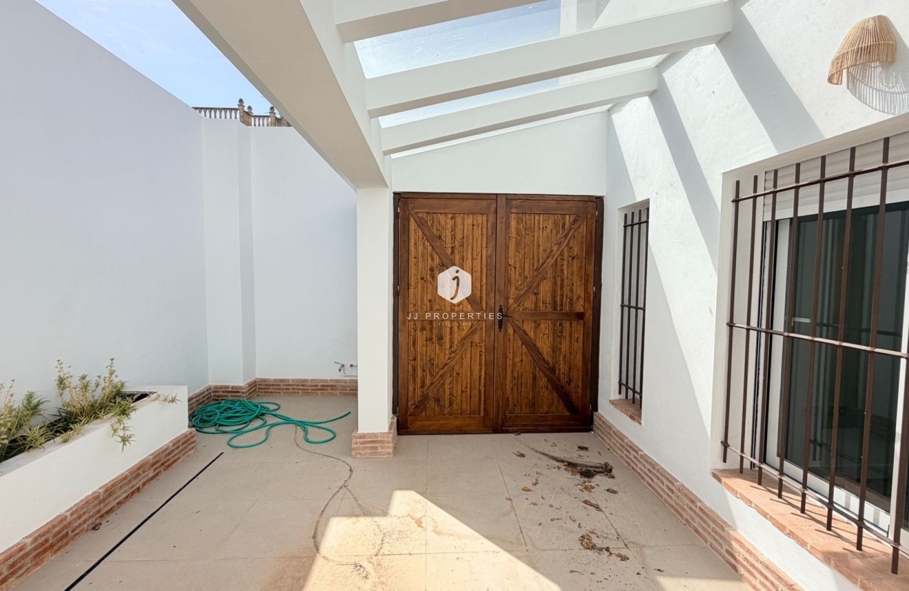 Resale - Chalet -
Catral - Costa Blanca