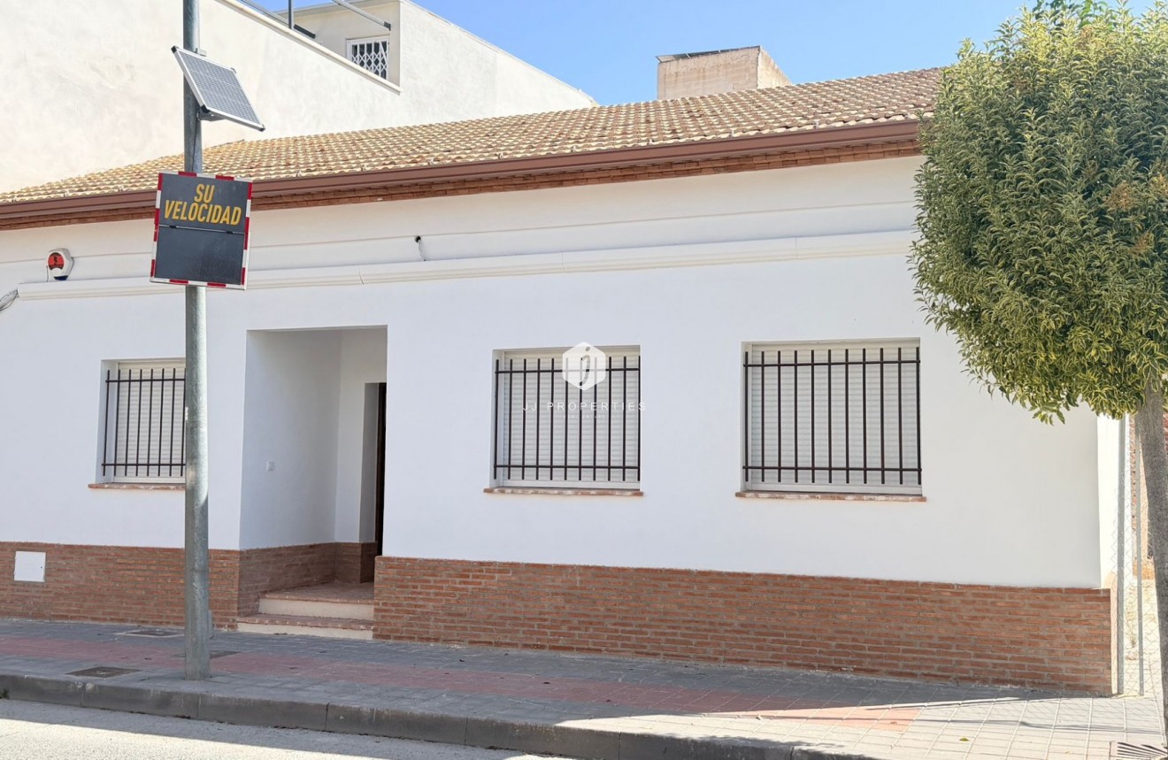 Resale - Chalet -
Catral - Costa Blanca