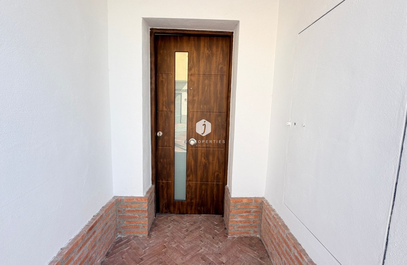 Resale - Chalet -
Catral - Costa Blanca