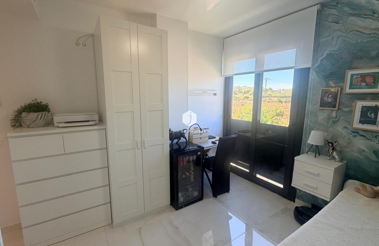 Segunda mano - Apartamento / piso -
Los Altos - Costa Blanca
