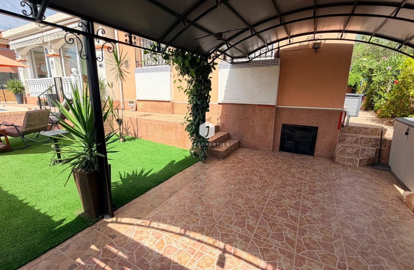 Tweedehands - Villa -
Los Montesinos - Costa Blanca