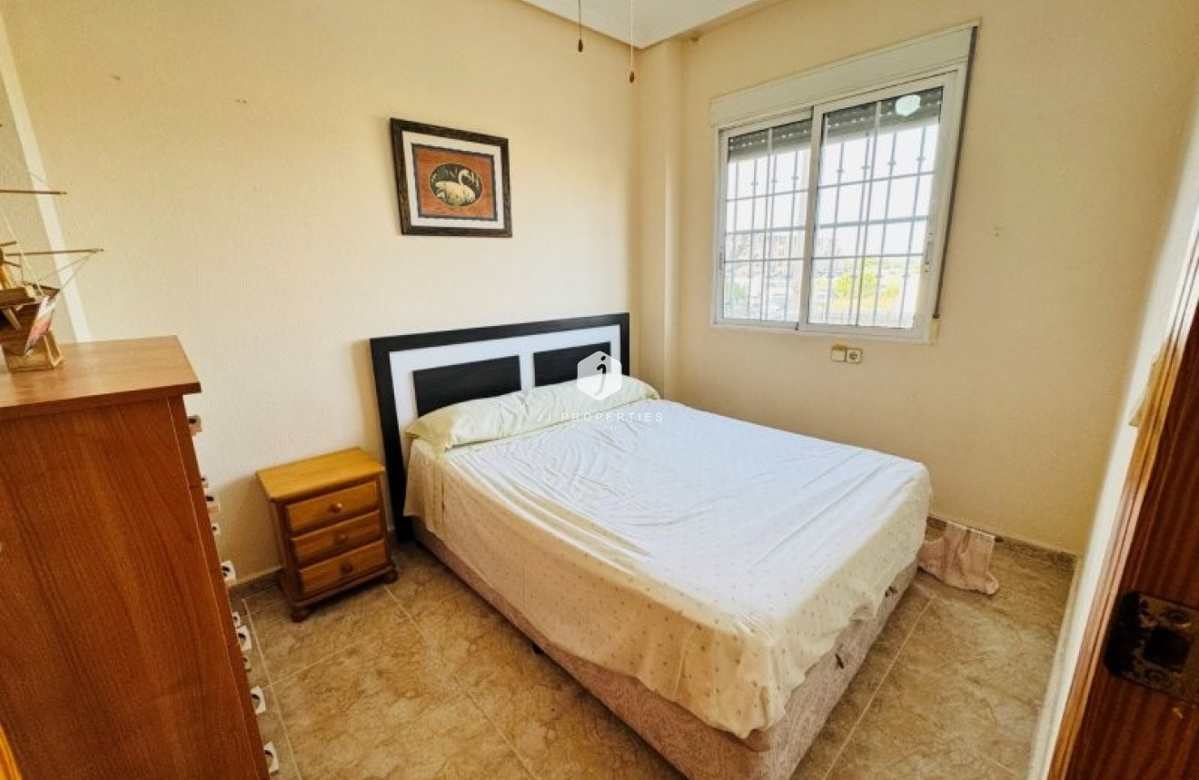 Resale - Apartment / flat -
La Mata - Costa Blanca