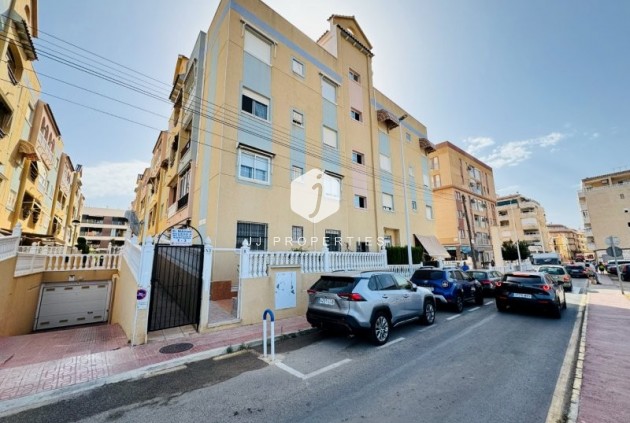Resale - Apartment / flat -
La Mata - Costa Blanca