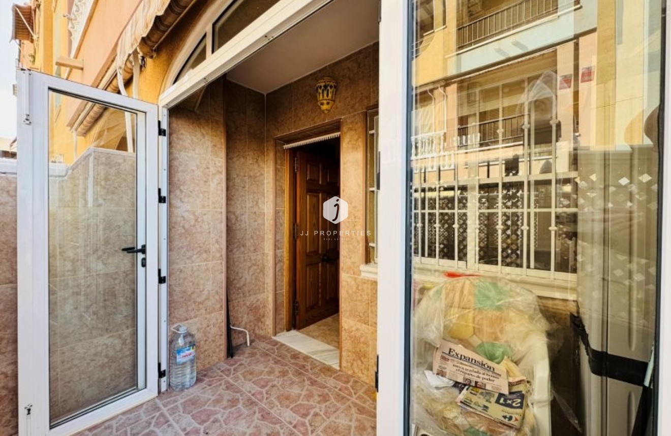 Resale - Apartment / flat -
La Mata - Costa Blanca
