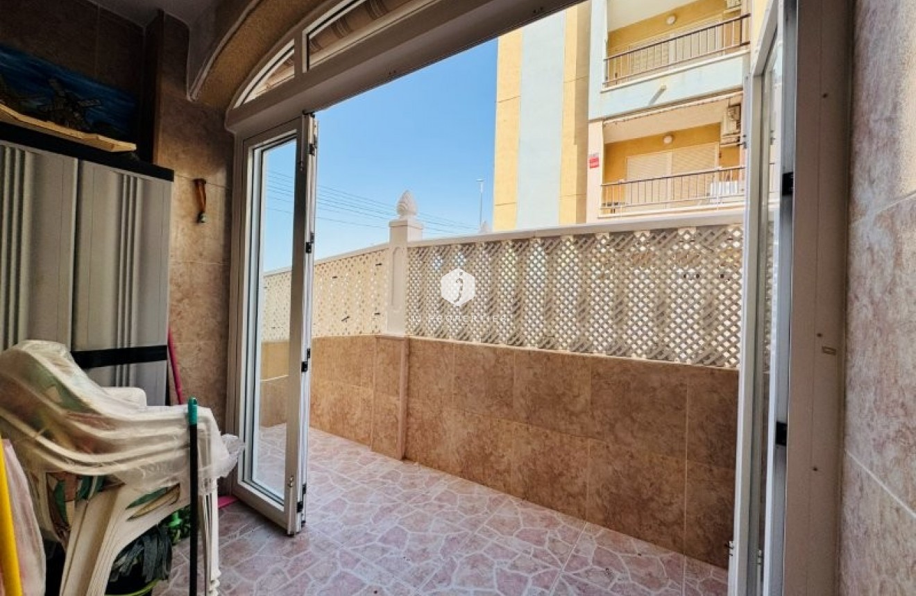 Resale - Apartment / flat -
La Mata - Costa Blanca