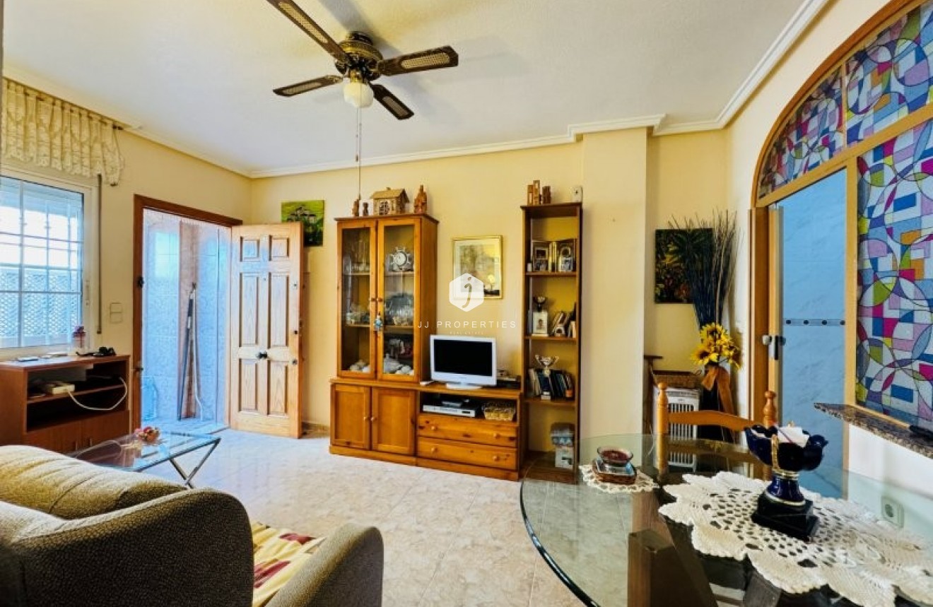 Resale - Apartment / flat -
La Mata - Costa Blanca