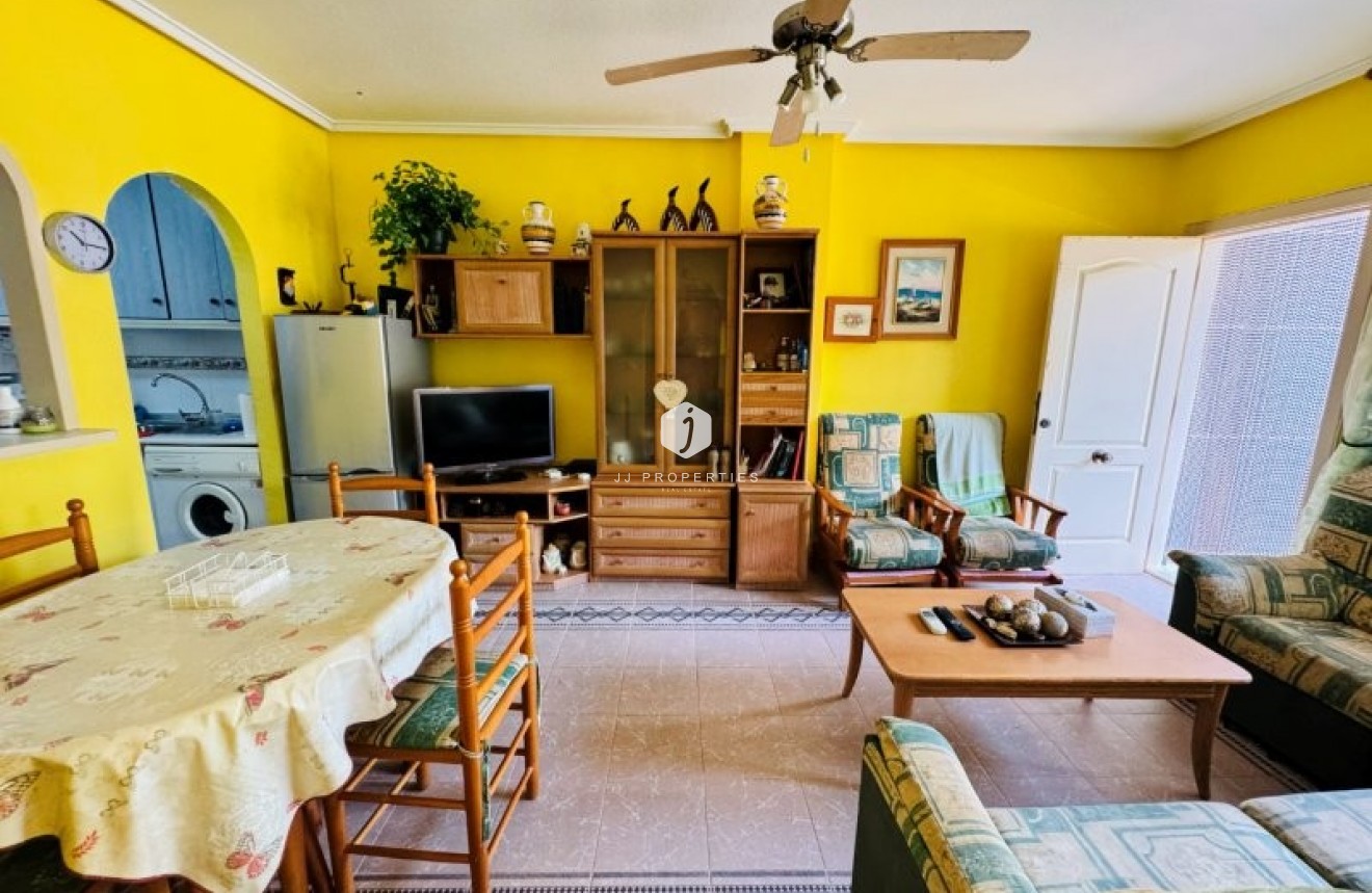 Aus zweiter Hand - Wohnung -
La Mata - Costa Blanca