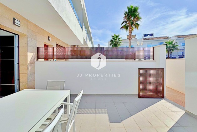 Resale - Chalet -
Torrevieja - Costa Blanca
