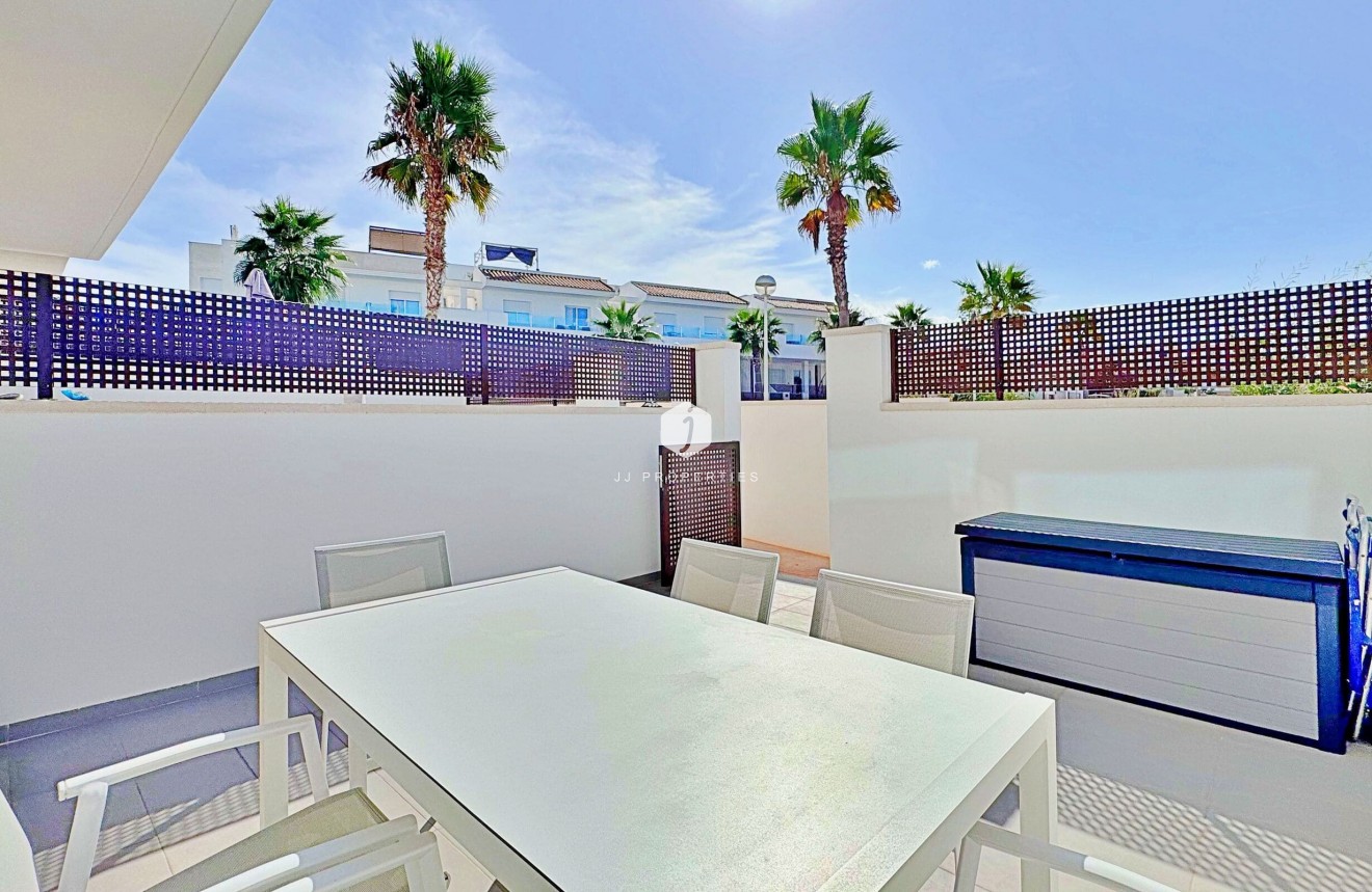 Resale - Chalet -
Torrevieja - Costa Blanca