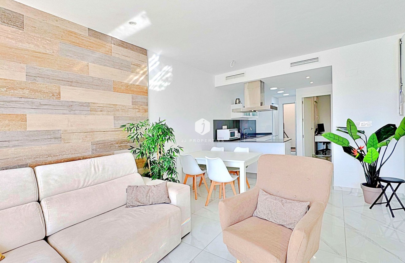 Resale - Chalet -
Torrevieja - Costa Blanca