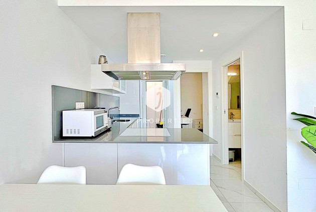 Resale - Chalet -
Torrevieja - Costa Blanca