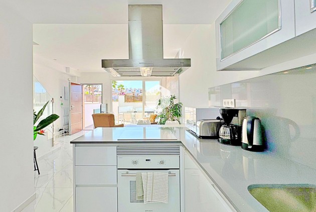 Resale - Chalet -
Torrevieja - Costa Blanca