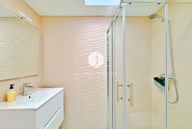 Resale - Chalet -
Torrevieja - Costa Blanca