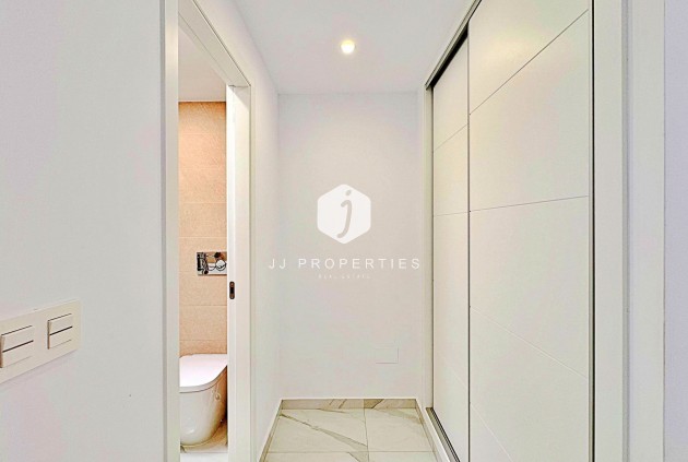 Resale - Chalet -
Torrevieja - Costa Blanca
