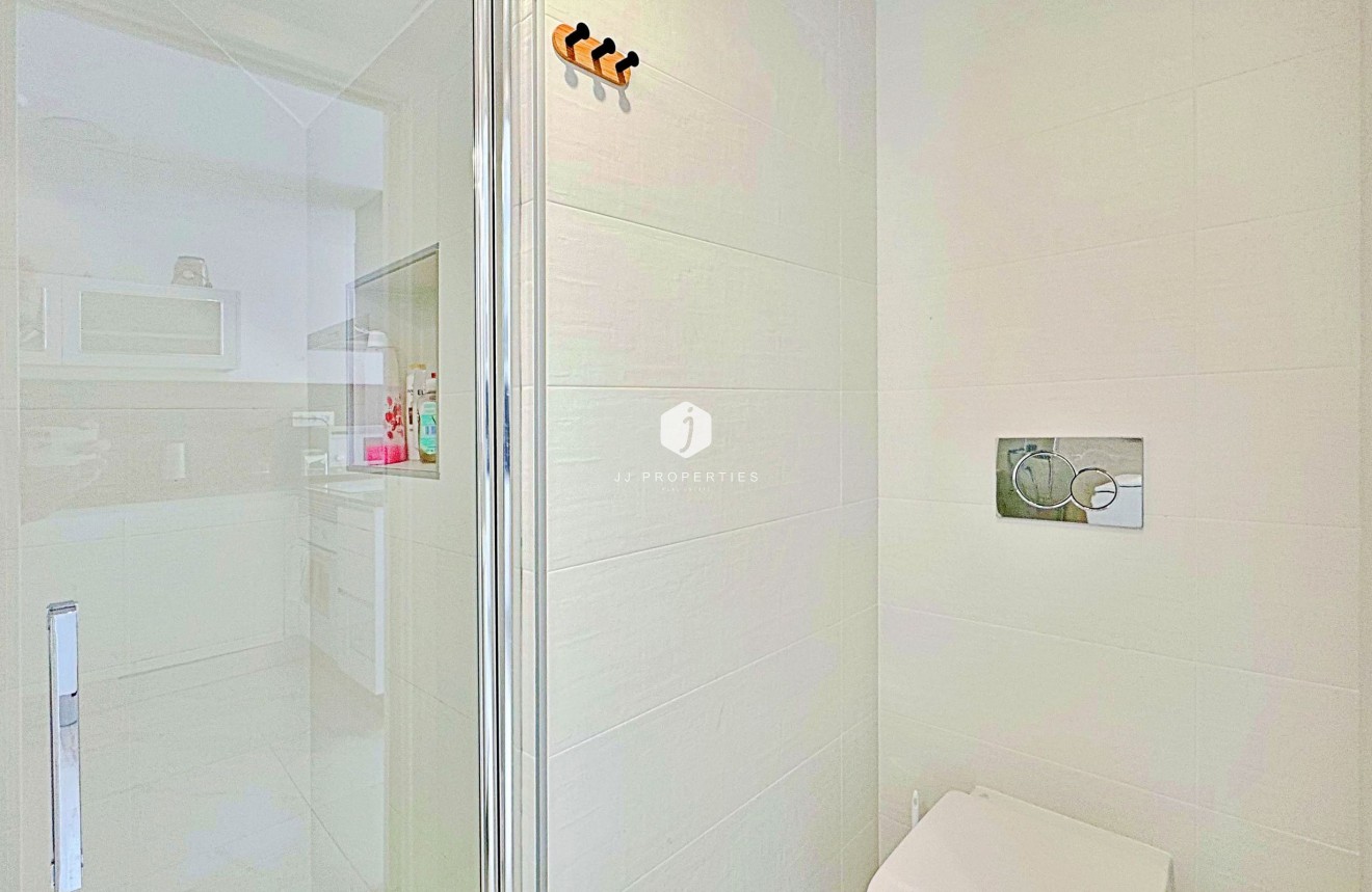 Resale - Chalet -
Torrevieja - Costa Blanca