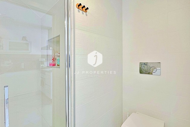 Resale - Chalet -
Torrevieja - Costa Blanca