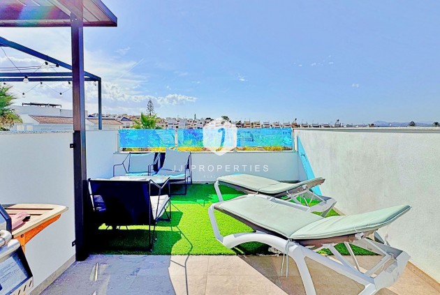 Resale - Chalet -
Torrevieja - Costa Blanca