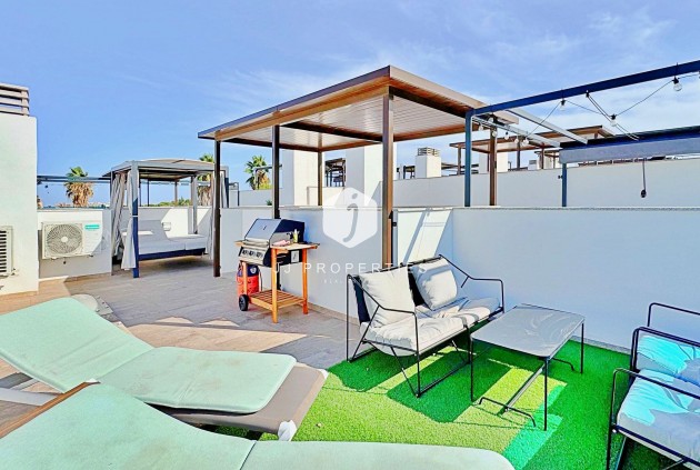 Resale - Chalet -
Torrevieja - Costa Blanca
