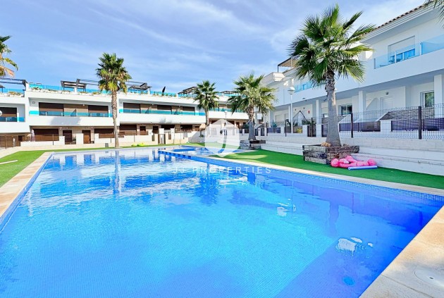 Resale - Chalet -
Torrevieja - Costa Blanca