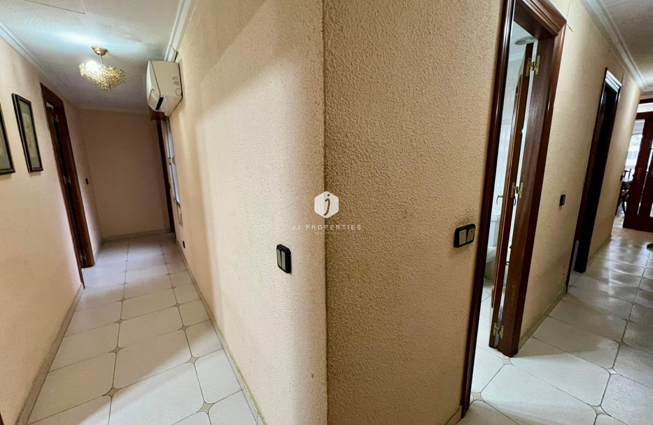 Tweedehands - Appartement / flat -
Torrevieja - Centro