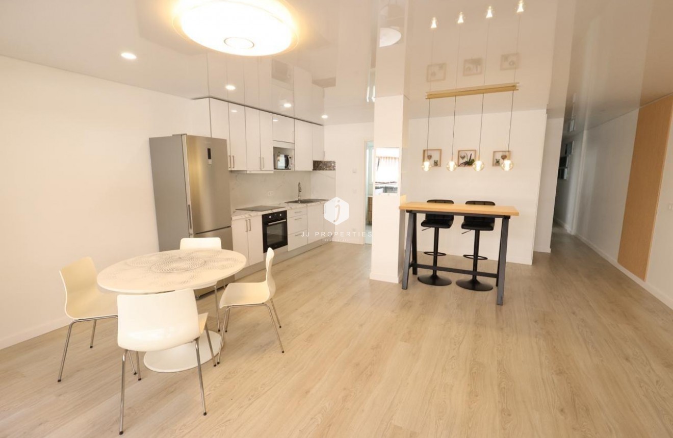 Resale - Apartment / flat -
Torrevieja - Costa Blanca