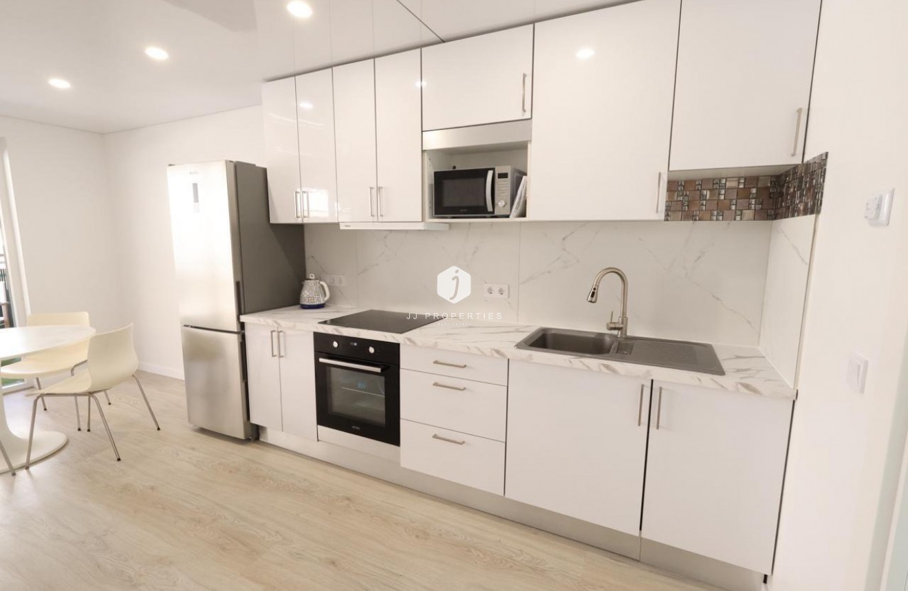 Resale - Apartment / flat -
Torrevieja - Costa Blanca