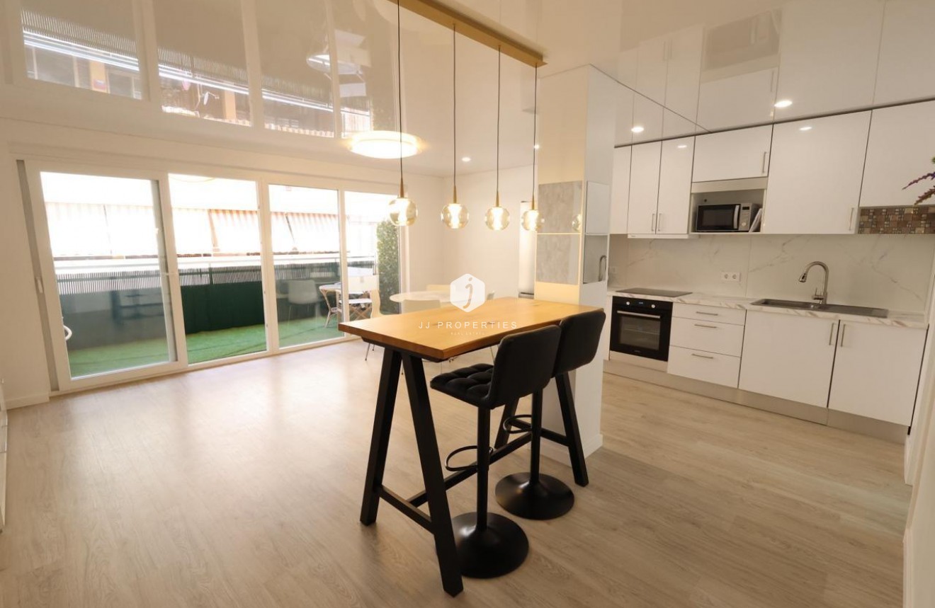 Resale - Apartment / flat -
Torrevieja - Costa Blanca